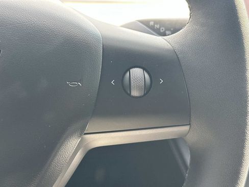 Used 2023 Tesla Model Y Performance AWD/4WD image 21