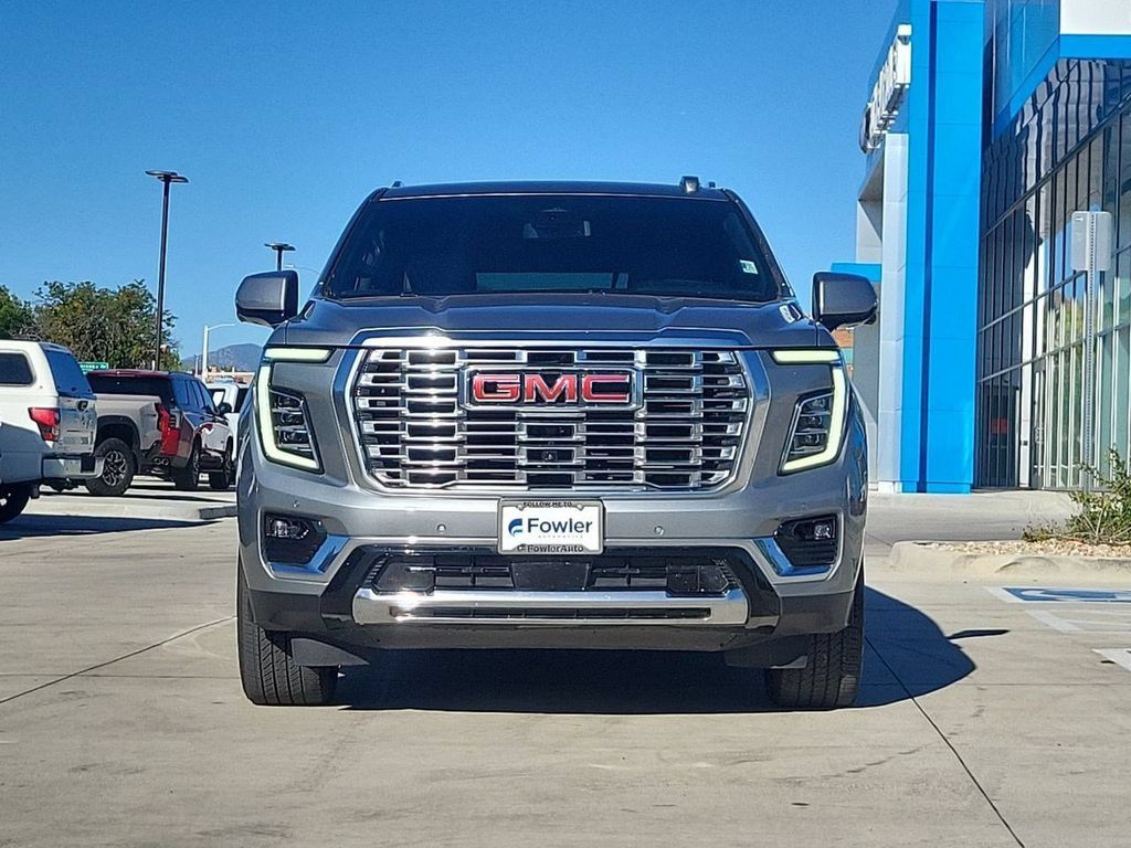 Used 2025 GMC Yukon XL Denali AWD/4WD image 3