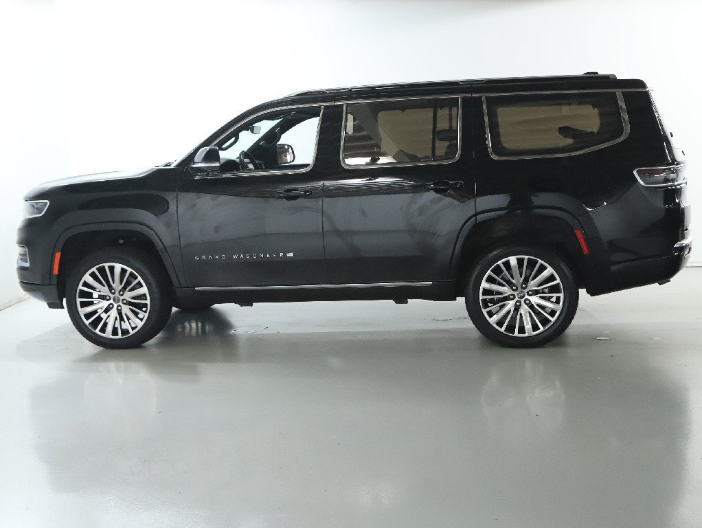 Used 2024 Jeep Grand Wagoneer Series III w/ HD Trailer Tow Package AWD/4WD image 44