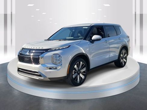 New 2026 Mitsubishi Outlander SE image 3