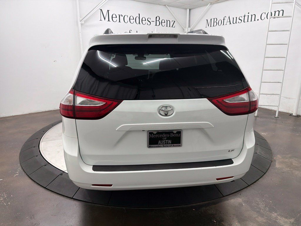 Used 2019 Toyota Sienna LE FWD image 6