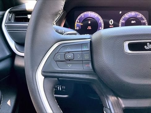 Used 2024 Jeep Grand Cherokee Altitude AWD/4WD image 20