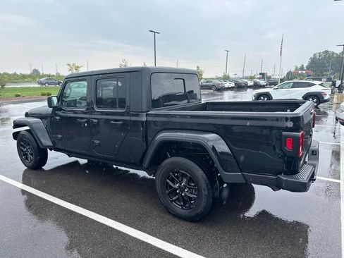 Used 2021 Jeep Gladiator Sport AWD/4WD image 6