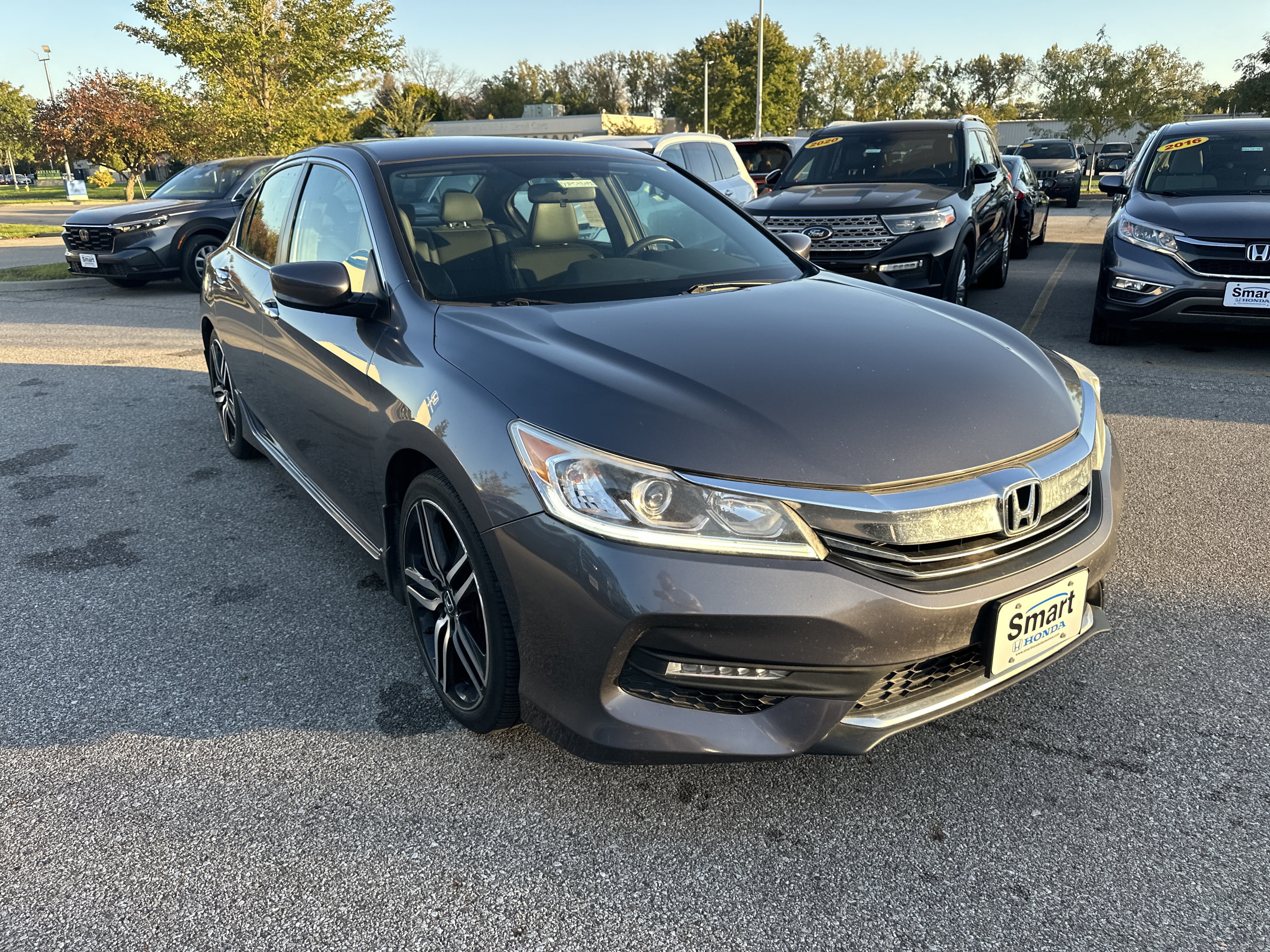 Used 2017 Honda Accord Sport image 3