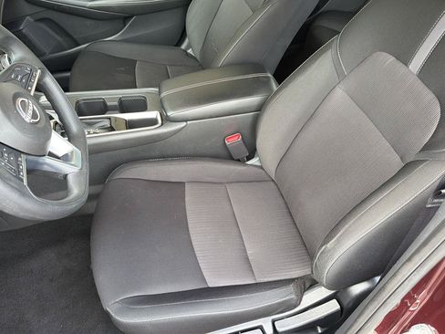 Used 2025 Nissan Sentra SV FWD image 29