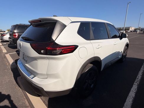 Used 2026 Nissan Rogue SV FWD image 5