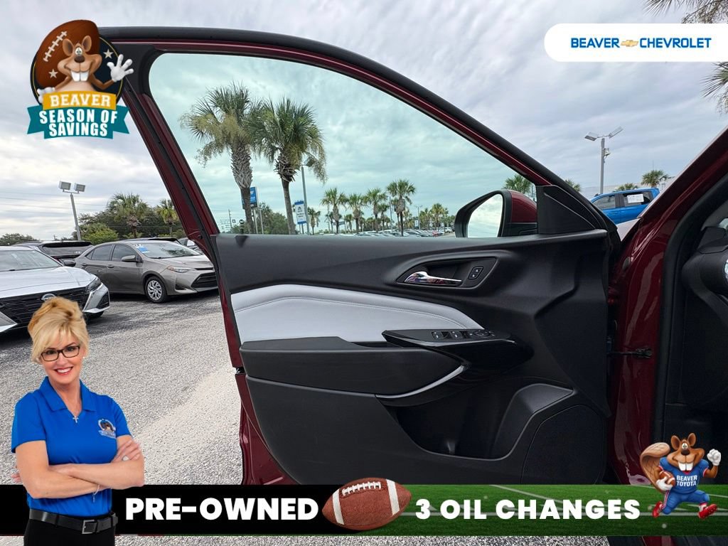 Used 2025 Chevrolet Trax LT FWD image 31