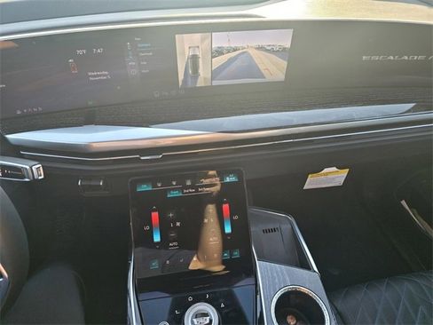 New 2025 Cadillac Escalade IQ Luxury 1 w/ Smart Trailering package image 23