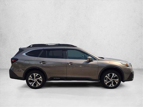 Used 2022 Subaru Outback Limited AWD/4WD image 4
