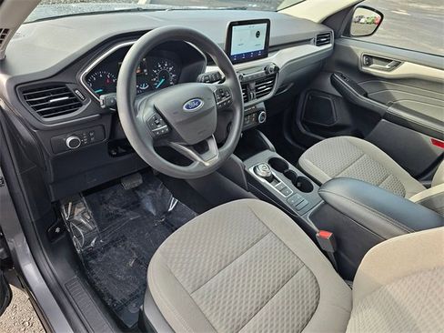 Used 2022 Ford Escape SE image 2