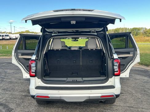 Used 2023 Ford Expedition Limited image 42