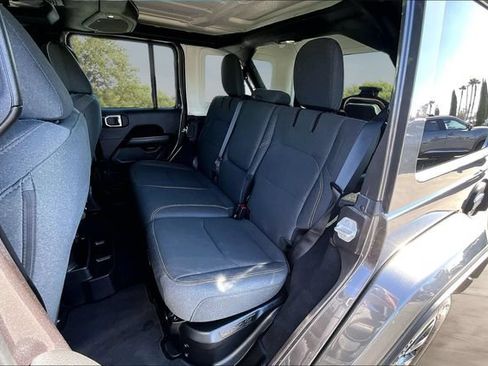 Used 2025 Jeep Wrangler Unlimited Sahara AWD/4WD image 21