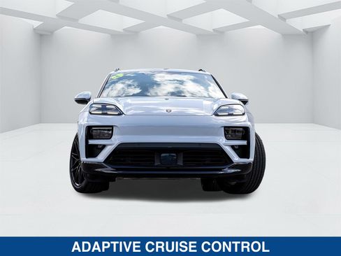 Used 2025 Porsche Macan Turbo Electric AWD/4WD image 9