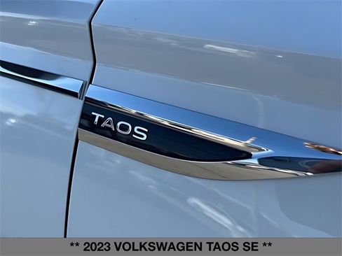Used 2023 Volkswagen Taos SE w/ Panoramic Sunroof Package image 11