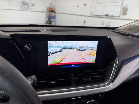 Used 2025 Chevrolet Trax LT image 17