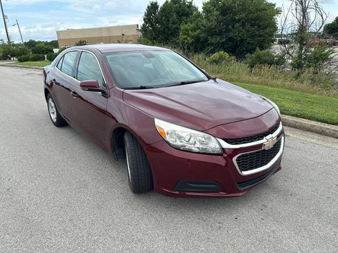 Used 2015 Chevrolet Malibu LT FWD image 2