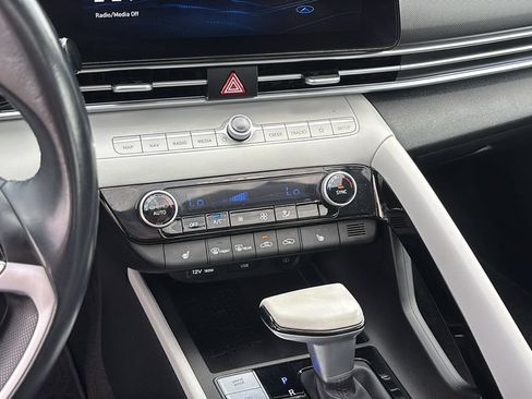 Used 2023 Hyundai Elantra Limited FWD image 20
