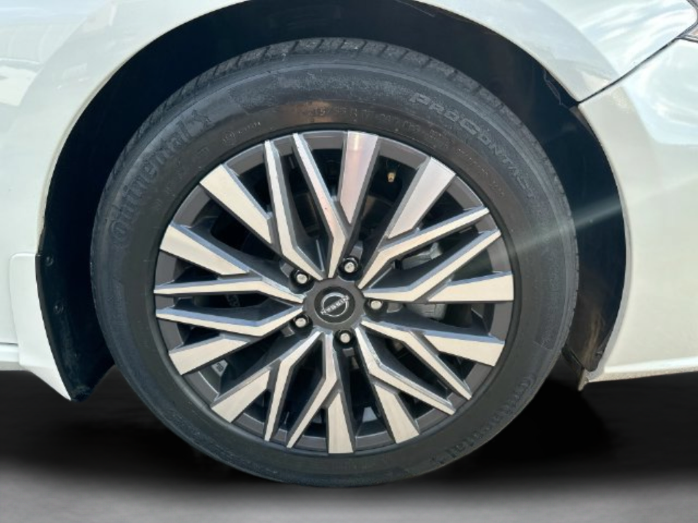 Used 2023 Nissan Altima 2.5 SV w/ SV Premium Package FWD image 30