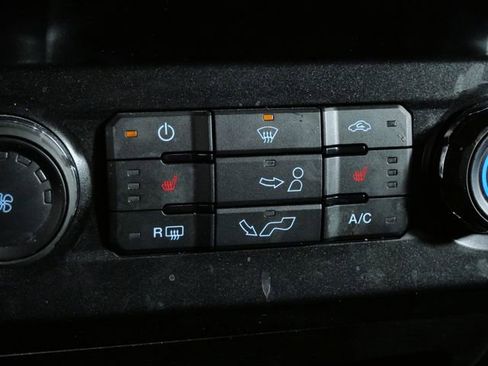 Used 2019 Ford F150 XLT w/ Equipment Group 302A Luxury AWD/4WD image 23