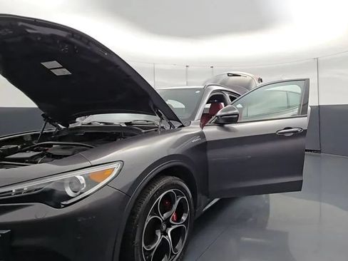 Used 2023 Alfa Romeo Stelvio Veloce AWD/4WD image 16