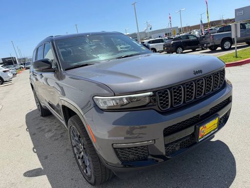 Used 2025 Jeep Grand Cherokee L Summit AWD/4WD image 7