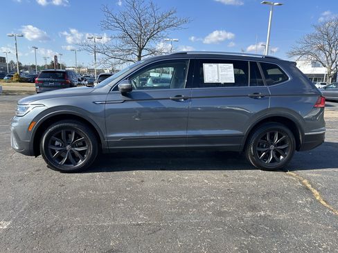 Certified 2024 Volkswagen Tiguan SE image 4