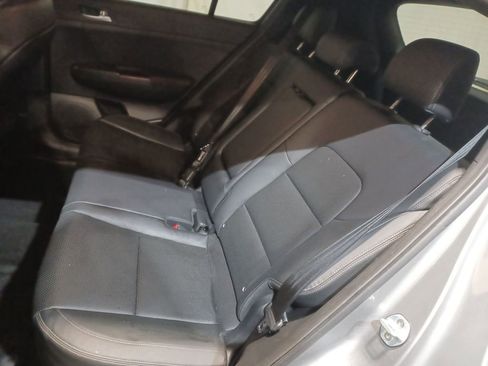 Used 2020 Kia Sportage S image 23