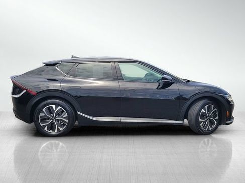 Used 2024 Kia EV6 Light RWD image 3