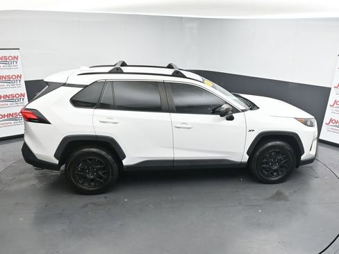 Used 2021 Toyota RAV4 LE image 30