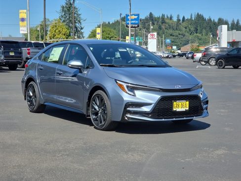 New 2026 Toyota Corolla SE FWD image 2