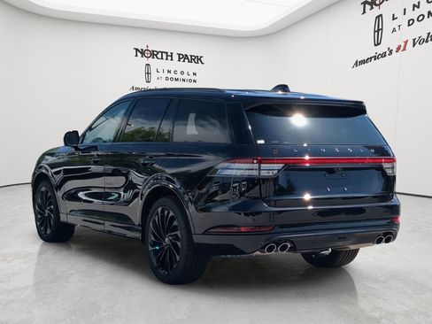 Used 2026 Lincoln Aviator Reserve AWD/4WD image 3