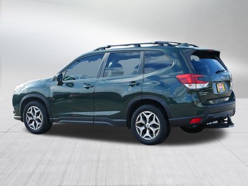 Certified 2022 Subaru Forester Premium image 5