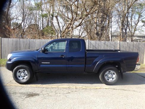 Used 2013 Toyota Tacoma 4x4 Access Cab V6 w/ SR5 Pkg image 2