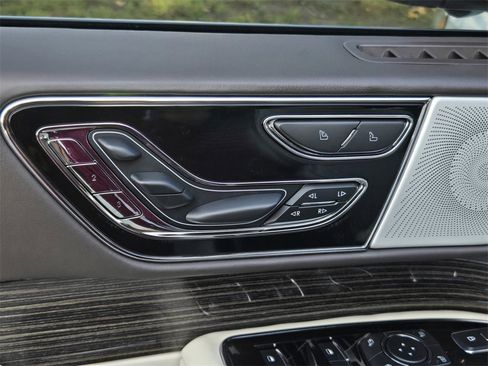 Used 2022 Lincoln Navigator L Black Label image 12