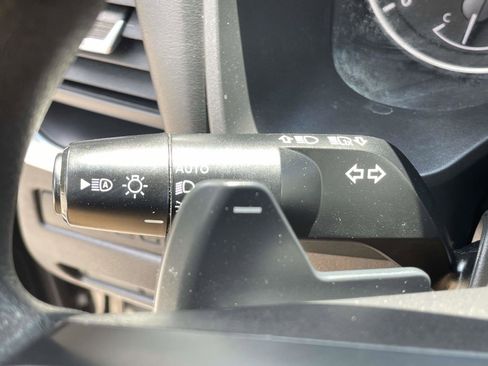 Used 2023 Nissan Rogue S FWD image 19