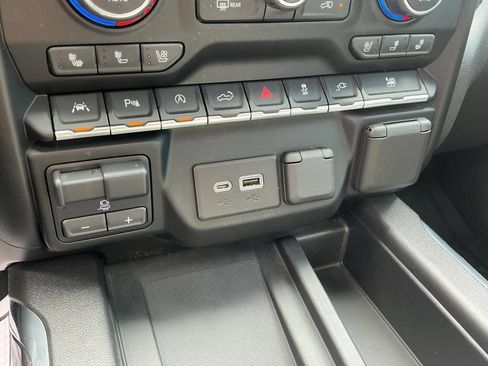 Used 2020 Chevrolet Silverado 1500 LTZ w/ LTZ Premium Package AWD/4WD image 31