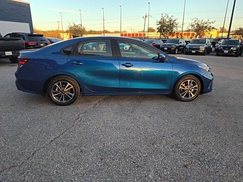 Used 2024 Kia Forte LXS image 5