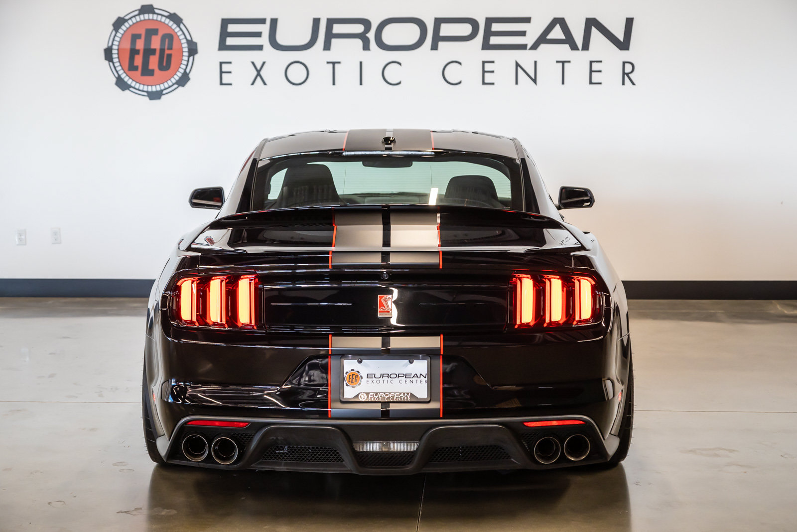 Used 2019 Ford Mustang Shelby GT350R w/ GT350R Equipment Group 920A RWD image 9