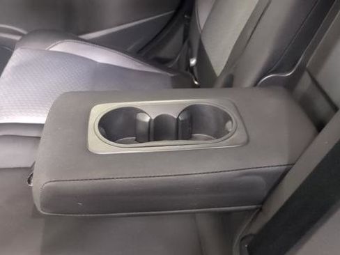 Used 2017 Ford Escape SE image 16