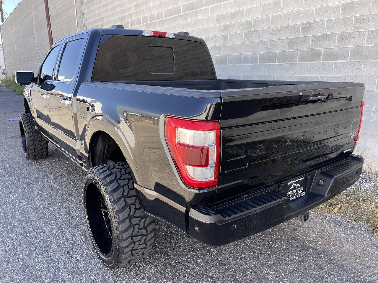 Used 2022 Ford F150 Platinum w/ FX4 Off-Road Package AWD/4WD image 2