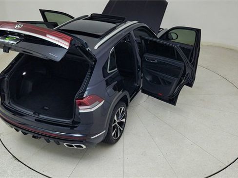 Used 2024 Volkswagen Atlas Cross Sport SEL Premium R-Line image 91