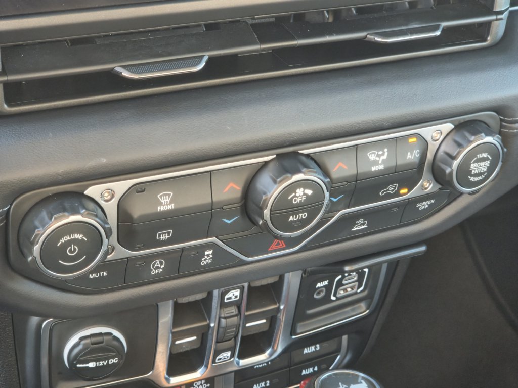 Used 2026 Jeep Wrangler Unlimited Rubicon AWD/4WD image 19