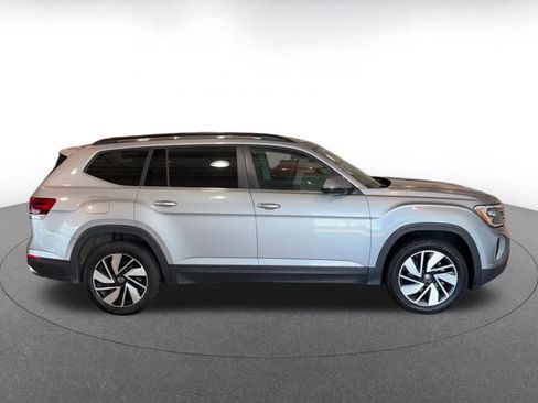 Used 2025 Volkswagen Atlas SE image 16