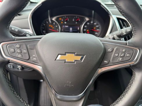 Used 2024 Chevrolet Equinox LT image 12