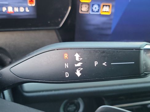 Used 2024 Chevrolet Traverse LT image 13