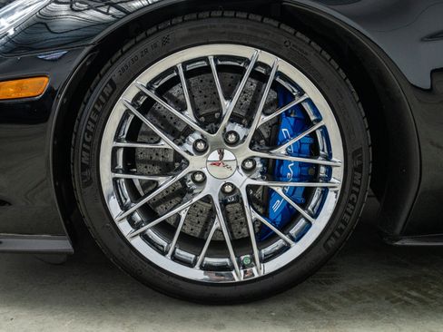 Used 2009 Chevrolet Corvette ZR1 w/ Preferred Equipment Group RWD image 9