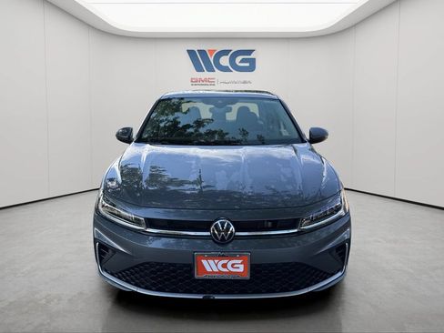 Used 2025 Volkswagen Jetta SE FWD image 8