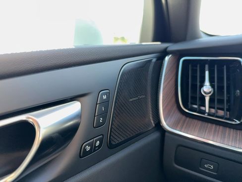 Certified 2023 Volvo XC60 B5 Plus image 19