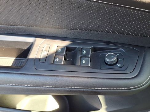 Certified 2025 Volkswagen Atlas SE image 21