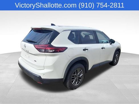 Used 2024 Nissan Rogue S AWD/4WD image 27